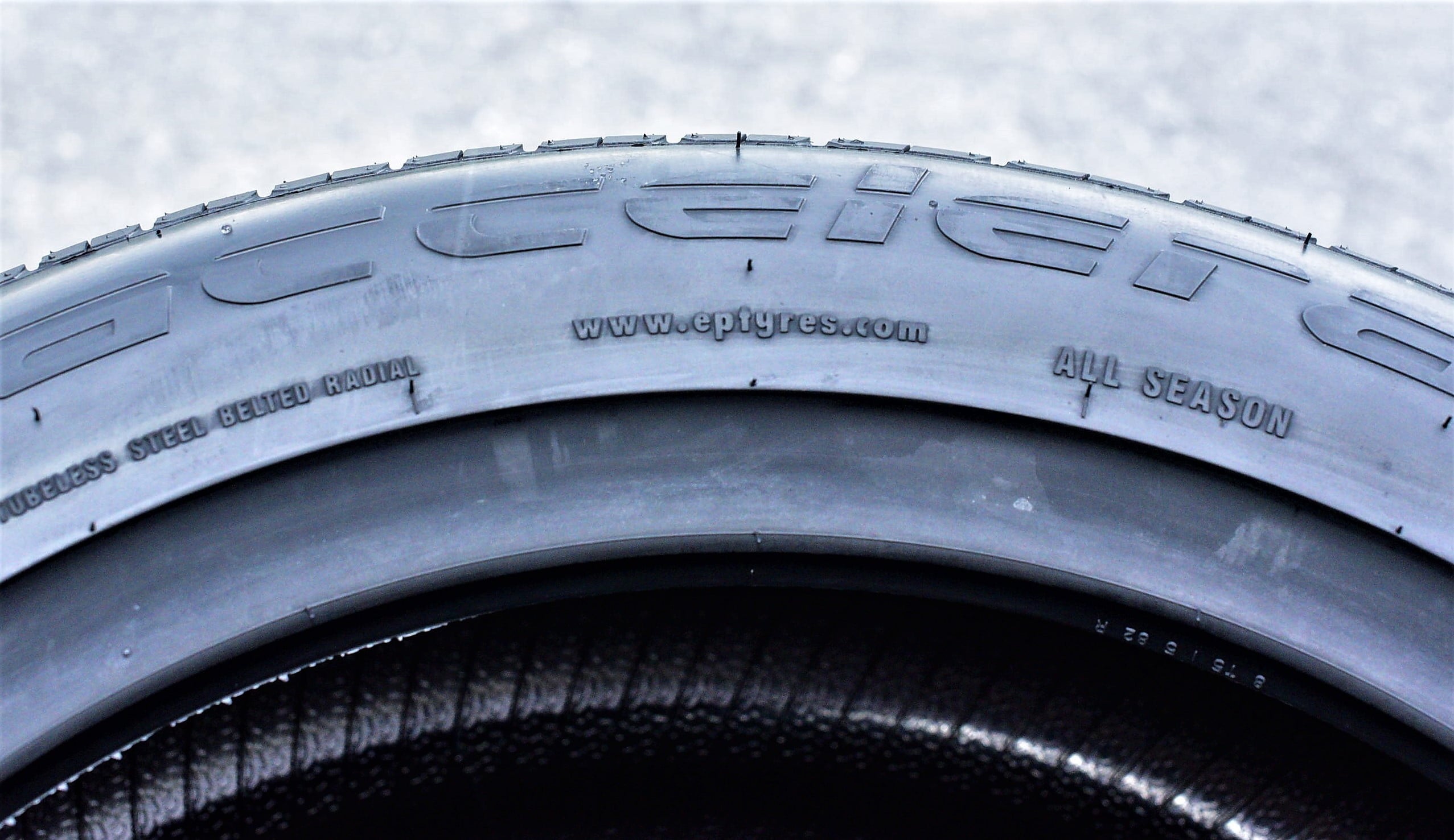 A pair of 2(2) 225/40R20 101W XL AS A/S performance tires
