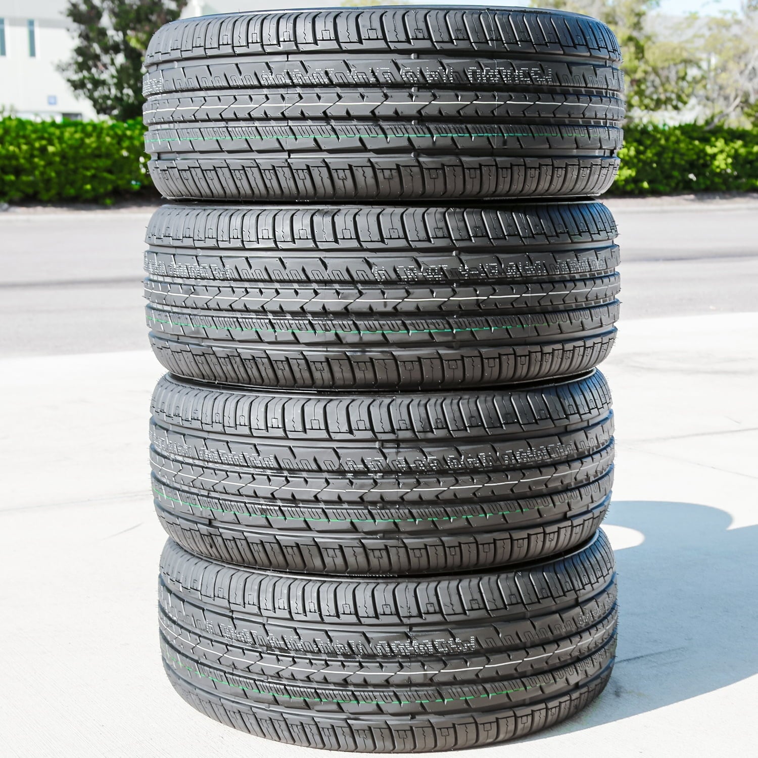 Set of 4 (quad) 265/50R20 112V XL full season tires suitable for: 2014-15 Jeep Grand Cherokee Summit, 2019-20 Jeep Grand Cherokee Limited X