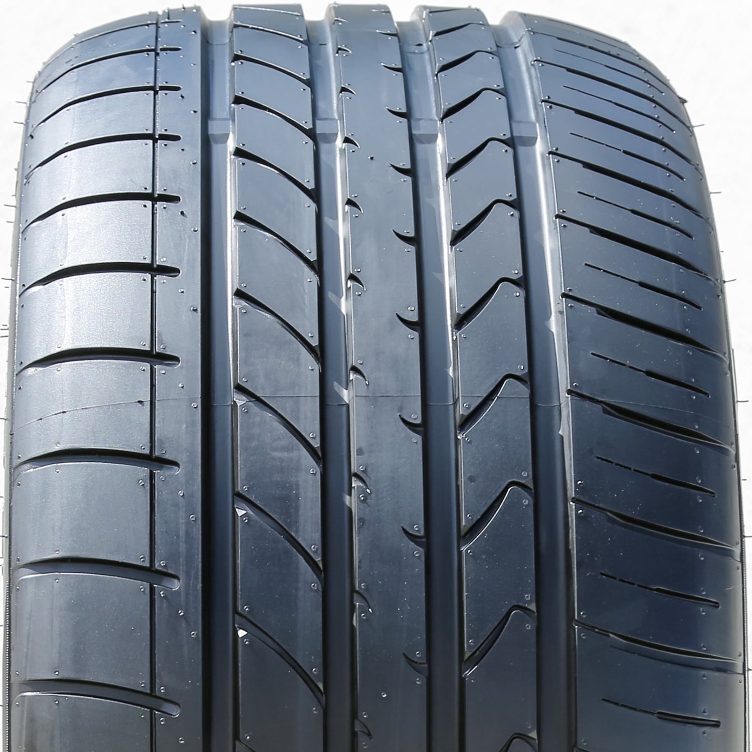 A set of 4 (quad) 255/35R20 97Y XL high performance tyres suitable for: 2007-10 Mercedes-Benz S550 4Matic, 2017-18 Audi Q3 Technik